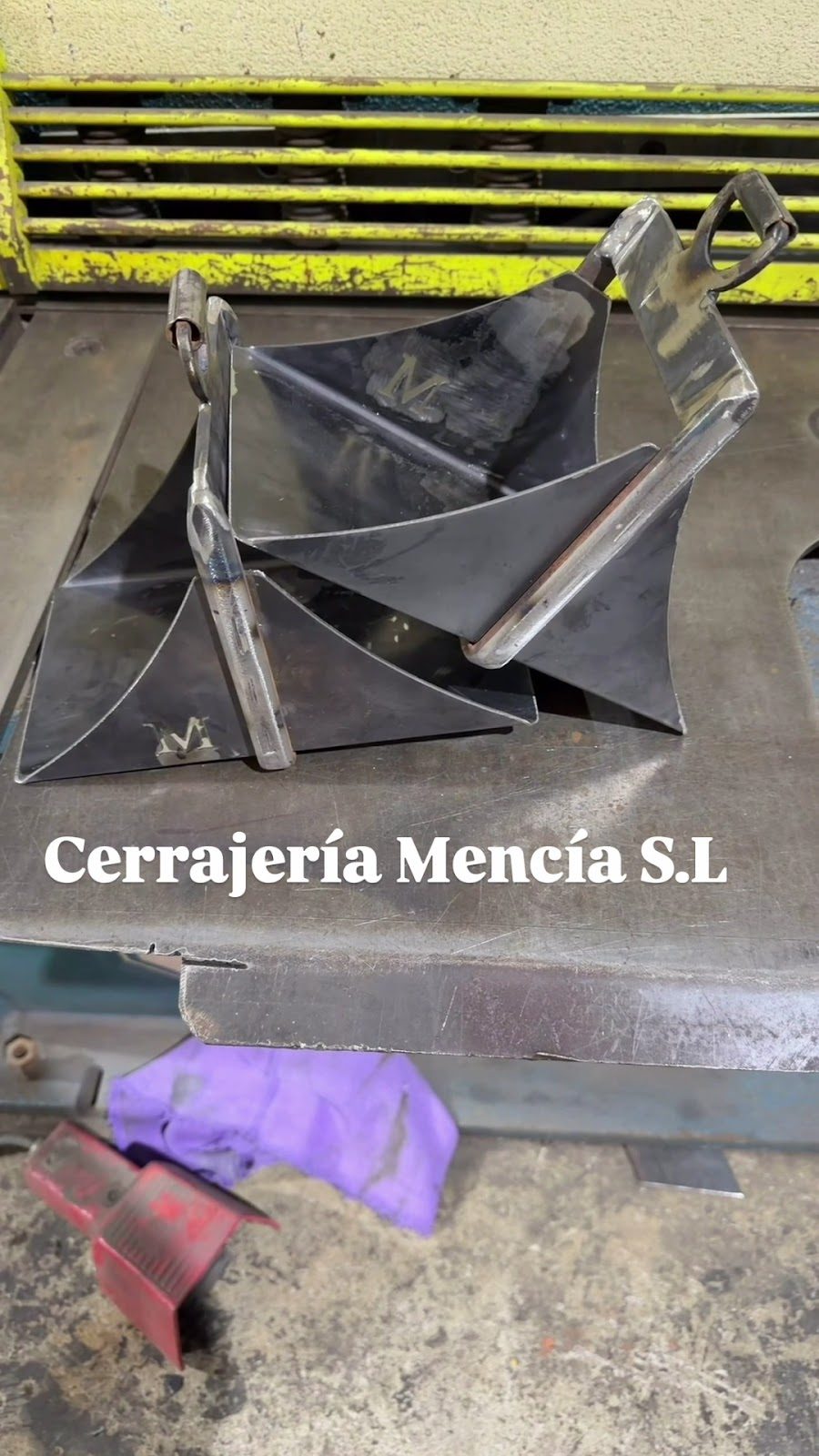 Piezas metálicas fabricadas en el taller de Cerrajería Mencía